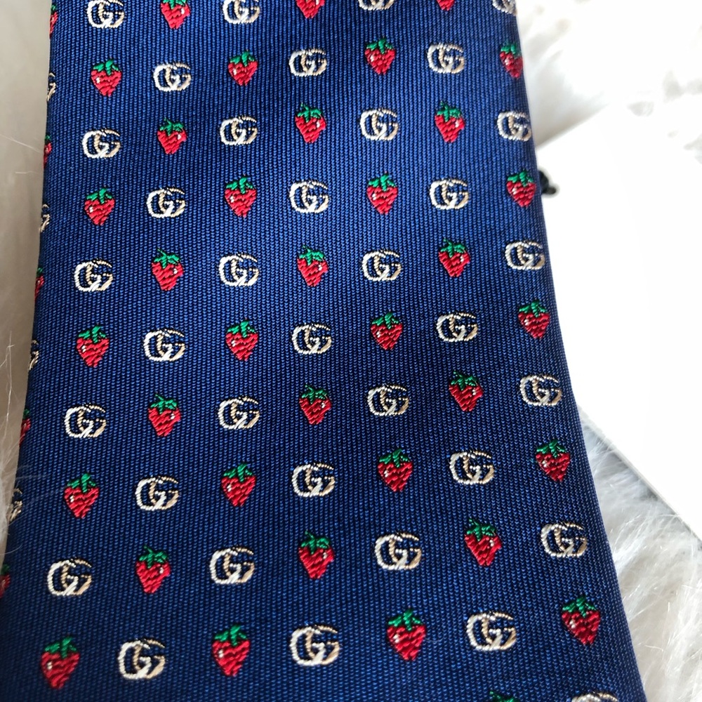 Gucci  Tie Running Fraise 7.0 SE